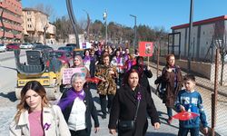 KARABÜK'TE 8 MART YÜRÜYÜŞÜ