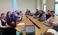 KENDİ HİKAYELERİNİ DİJİTALE TAŞIDILAR