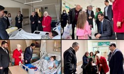 AK PARTİ HEYETİ'NDEN HASTANEDEKİ ÇOCUKLARA MORAL ZİYARETİ