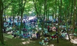 SICAK HAVAYI GÖRENLER YEŞİL ALANLARA AKIN ETTİ