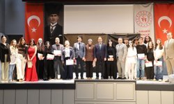 KARABÜKLÜ GENÇ TİYATROCULAR SAHNEDE