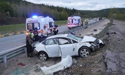 BAYRAM YOLCULUĞU KAZA İLE BİTTİ: 4 YARALI