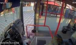 ALAPLI'DA 2 YAŞINDAKİ ÇOCUK OTOBÜSTE BULUNDU