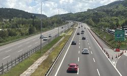 BOLU GEÇİŞİNDE TRAFİK AKICI İLERLİYOR