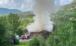 250 YILLIK TARİHİ KONAKTA YANGIN ÇIKTI