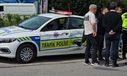 ZONGULDAK'TA YÜK TRENİ POLİS ARACINA ÇARPTI