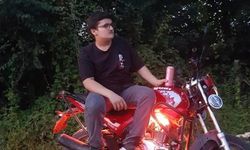 OTOMOBİLLE ÇALIŞAN MOTOSİKLET SÜRÜCÜSÜ HAYATINI KAYBETTİ
