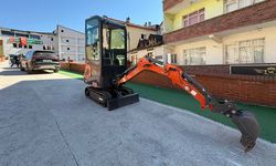 YENİCE BELEDİYESİ'NE MİNİ EKSKAVATÖR DESTEĞİ