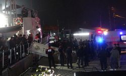 KARADENİZ'DE SALDIRIYA UĞRAYAN BALIKÇILAR KASTAMONU'YA GETİRİLDİ