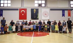 İL MÜDÜRÜ COŞKUN GÜVEN'DEN BASKETBOL ANTREMANINA ZİYARET