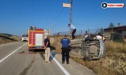 EFLANİ'DE OTOMOBİL DEVRİLDİ: 2 YARALI