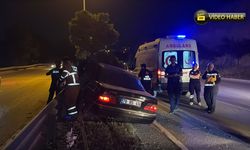 SAFRANBOLU'DA KONTROLDEN ÇIKAN OTOMOBİL REFÜJE ÇARPTI