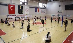YAZ SPOR OKULLARI VOLEYBOL ANTREMANLARI SÜRÜYOR