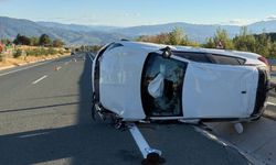 KARABÜK-BARTIN YOLUNDA OTOMOBİL TAKLA ATTI: 1 YARALI