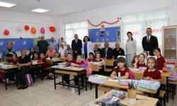 POLİS EMEKLİLERİNDEN ÖĞRENCİLERE ANLAMLI HEDİYE