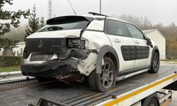 TIR OTOMOBİLE ÇARPIP KAÇTI 4 KİŞİ YARALANDI