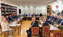 KARABÜKLÜLER VAKFI'NDAN ÖĞRENCİLERE 2500 TL BURS
