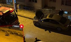 KARABÜK’TE OTOMOBİLİN MOTORUNA SIKIŞAN YAVRU KEDİ KURTARILDI