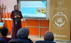 KARABÜK'TE VELİLERE OKUL VE AİLE HAYATI EĞİTİMİ SÜRÜYOR