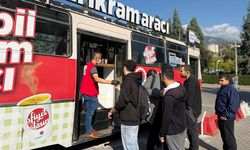 MOBİL İKRAM ARACI ÖĞRENCİLER İÇİN SAHADA