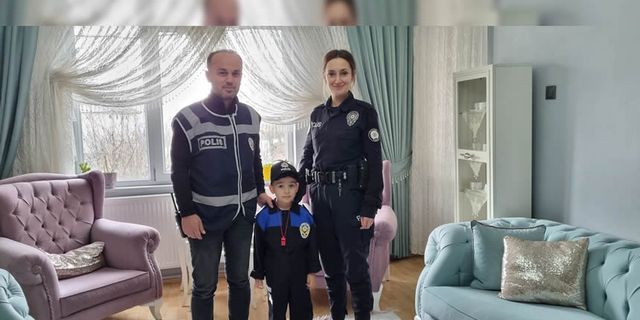 POLİSLERDEN ALİ ASAF'A SÜPRİZ ZİYARET