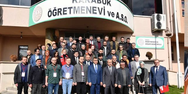 VALİ GÜREL DEPREM BÖLGESİNE GİDEN ÖĞRETMENLERLE BULUŞTU