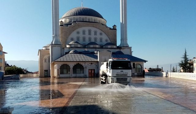 SAFRANBOLU'DA DEZENFEKSİYON ÇALIŞMASI SÜRÜYOR