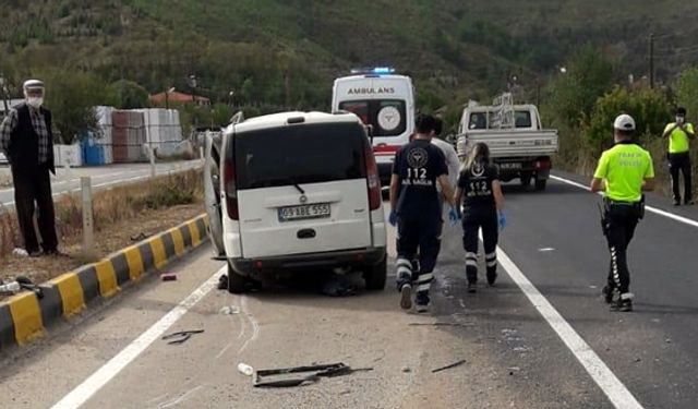 SAFRANBOLU'DA REFÜJE ÇARPAN ARAÇ TAKLA ATTI