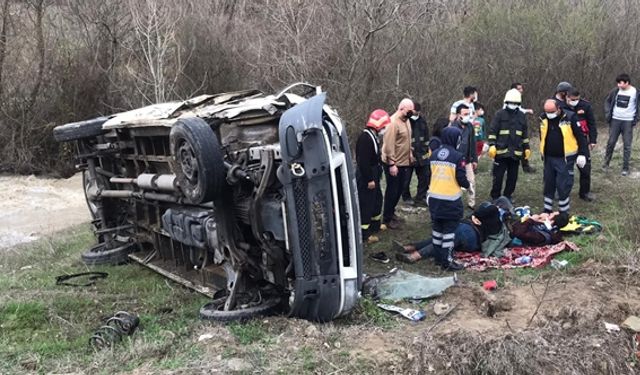 KONTROLDEN ÇIKAN KAMYONET DEVRİLDİ: 2YARALI