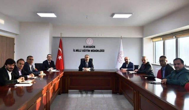 MİLLİ EĞİTİM'DE HAFTALIK DEĞERLENDİRME TOPLANTISI YAPILDI