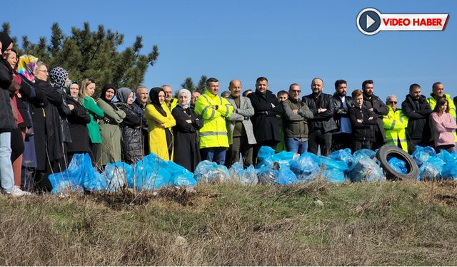 BAŞKAN ADAYI ÇETİNKAYA ÇEVRE TEMİZLİĞİ YAPTI