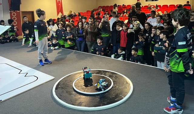 ROBOTEX BÖLGE TURNUVASI'NDA KARABÜK BAHÇEŞEHİR KOLEJİ RÜZGARI