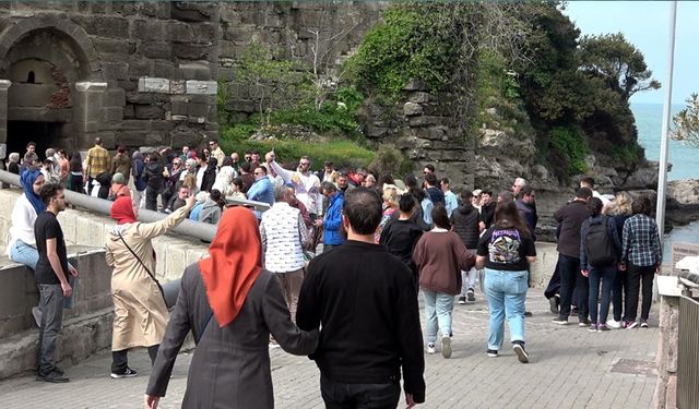 AMASRA NÜFUSUNUN 100 KATI TURİST AĞIRLADI