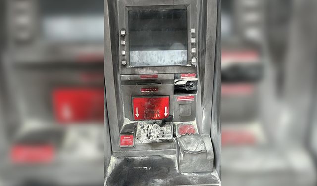 ZONGULDAK'TA BANKA ATM'SİNİ YAKTILAR