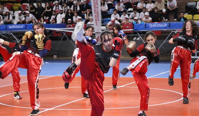 BOLU'DA 19 MAYIS GÖSTERİLERİNE YOĞUN İLGİ