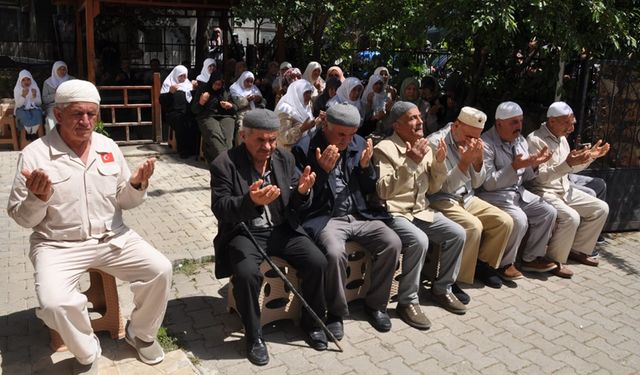 BOLU'DA HACI ADAYLARI KUTSAL TOPRAKLARA UĞURLANDI