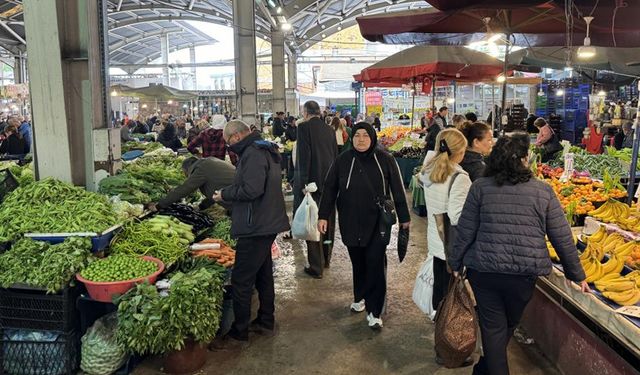 ZONGULDAK'TA VATANDAŞ PAZARA AKIN ETTİ