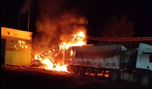 KASTAMONU'DA KERESTE FABRİKASINDA ÇIKAN YANGIN KORKUTTU