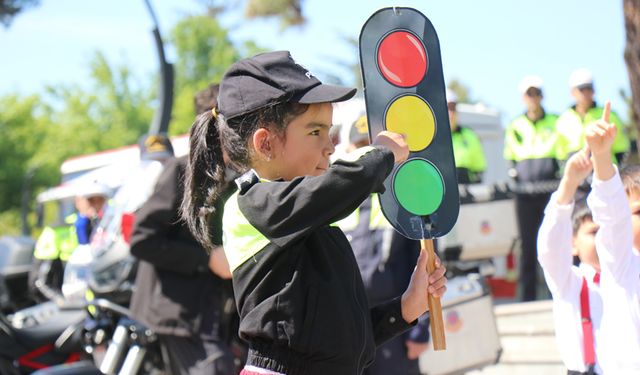 VALİ KILIÇ; BOLU TRAFİK KURALLARINA UYAN BİR İL