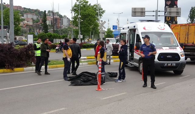 YAYA GEÇİDİNDEN GEÇEN VATANDAŞI KAMYON ÇARPTI