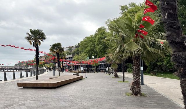 HAVALAR SOĞUYUNCA ZONGULDAK SAHİLLERİ BOŞ KALDI