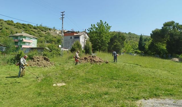 BARTIN'DA MEZARLIKLAR BAYRAMDA ZİYARETE HAZIR