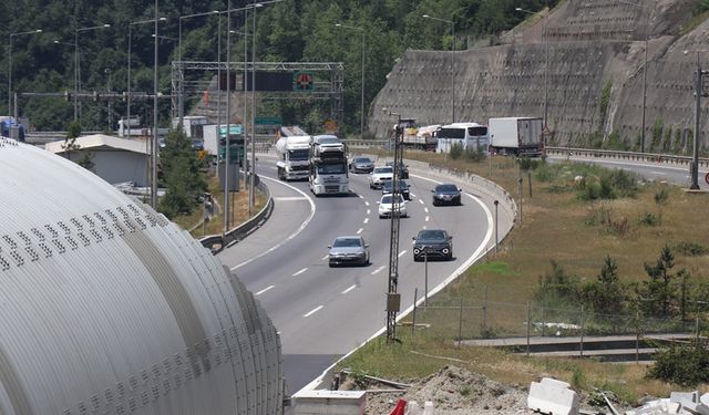 BOLU DAĞINDA BAYRAM YOĞUNLUĞU BAŞLADI