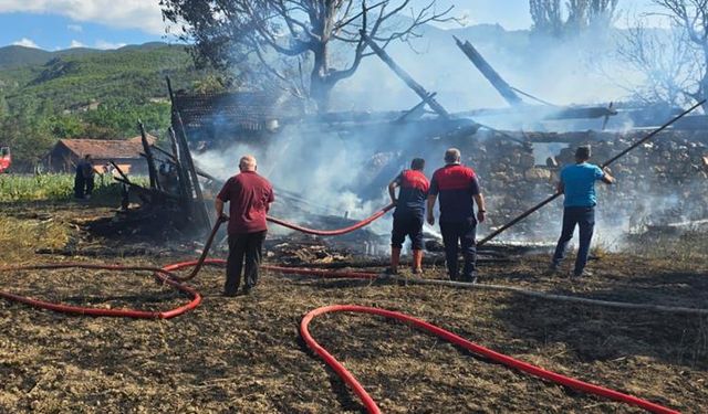 KASTAMONU'DA KORKUTAN YANGIN