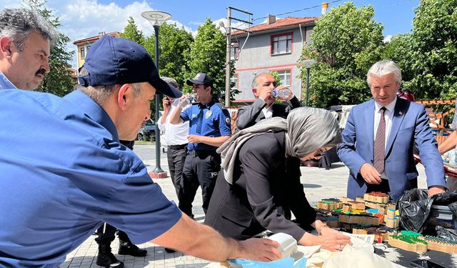 KURSİYERLERİN ÜRÜNLERİNE YOĞUN İLGİ