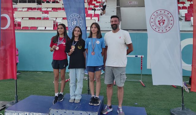 KARABÜKLÜ ATLET ZEHRA OZAN U14 ŞAMPİYONASINDA TÜRKİYE BİRİNCİSİ OLDU