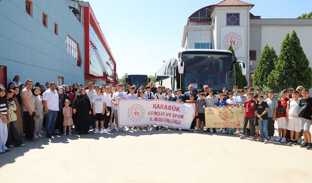 KARABÜK'TEN GENÇLER ÜCRETSİZ YAZ KAMPI İÇİN YOLA ÇIKTI