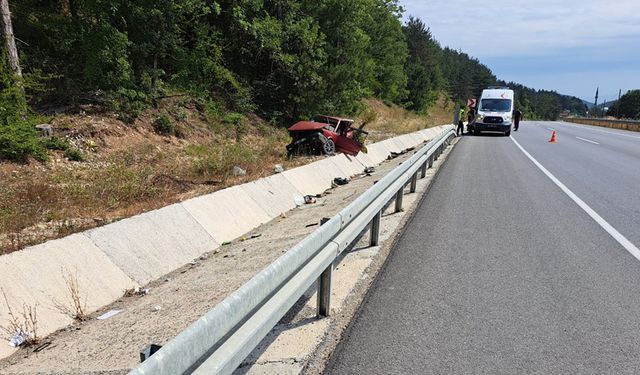 KONTROLDEN ÇIKAN OTOMOBİL HURDAYA DÖNDÜ 1 ÖLÜ 1 YARALI