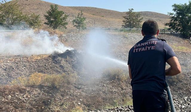 YÜK TRENİNİN ÇIKARDIĞI KIVILCIM YANGINA SEBEP OLDU