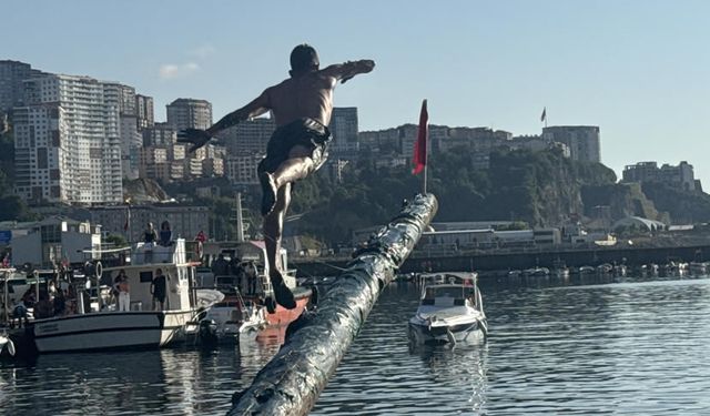 ZONGULDAK'TA YAĞLI DİREK YARIŞMASI YAPILDI